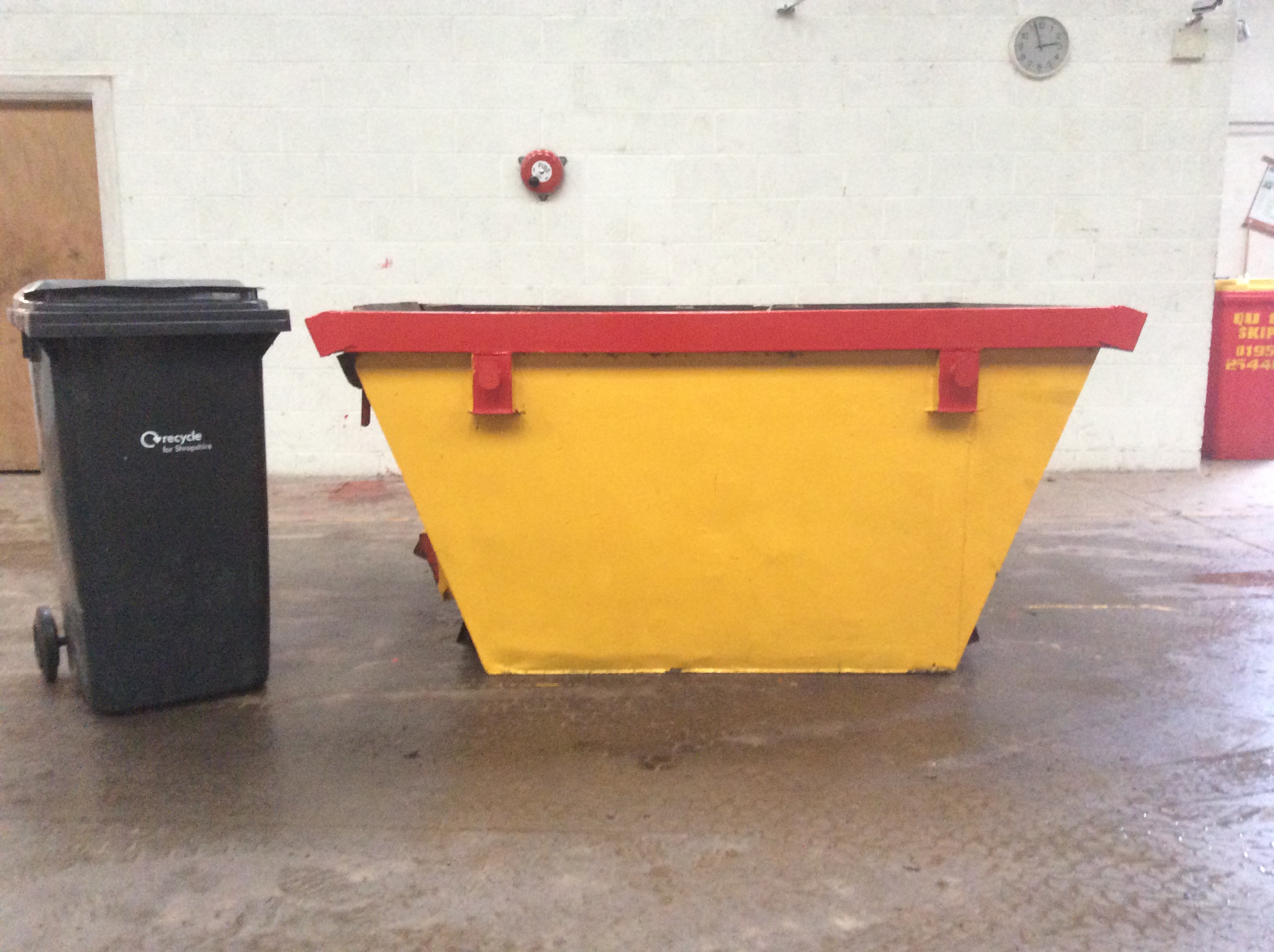 Midi Skip SkipsTelford Cheap Skips in Telford